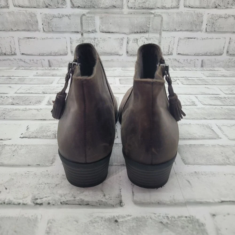 Clarks Brown Leather Ankle Booties Tassel Zippers Size 6.5 - Picture 5 of 8